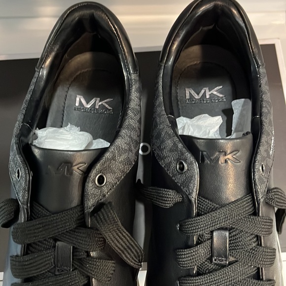 MICHAEL KORS  NEW DRESS SNEAKERS SIZE US 11.5 IMPECCABLE AND FLAWLESS. - Picture 4 of 14